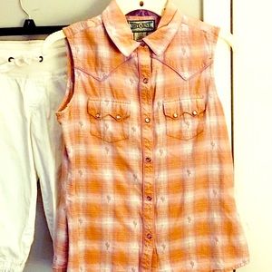 🌺 - Adorable sleeveless western theme shirt by SHYANNE. 🌺SALE! 3 $6-$7 $17🌺
